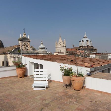 Apartamento La Casa Nel Cuore Della Citta Nápoles Exterior foto