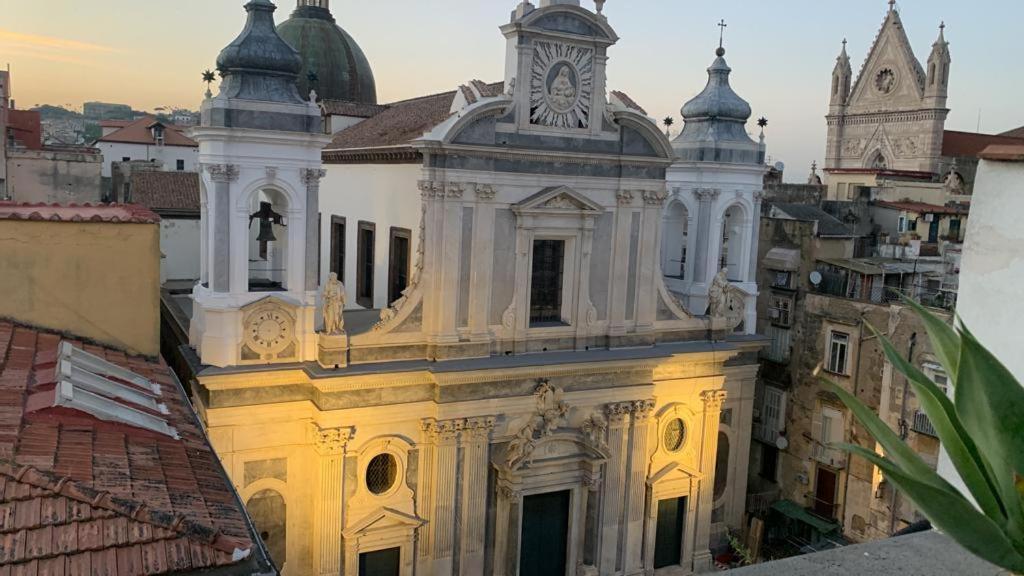 Apartamento La Casa Nel Cuore Della Citta Nápoles Exterior foto