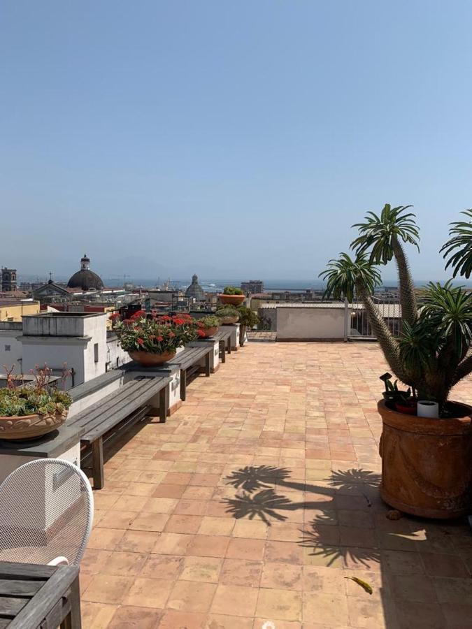 Apartamento La Casa Nel Cuore Della Citta Nápoles Exterior foto
