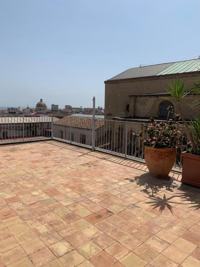Apartamento La Casa Nel Cuore Della Citta Nápoles Exterior foto